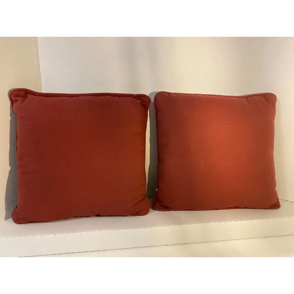 Tapestry‎ Vintage Christmas Set of 2 Pillows 12 x 12 Santa Sports Holiday Hockey